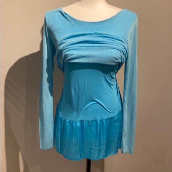 🌸Lola Blue Tunic long sleeves - Picture 2 of 6